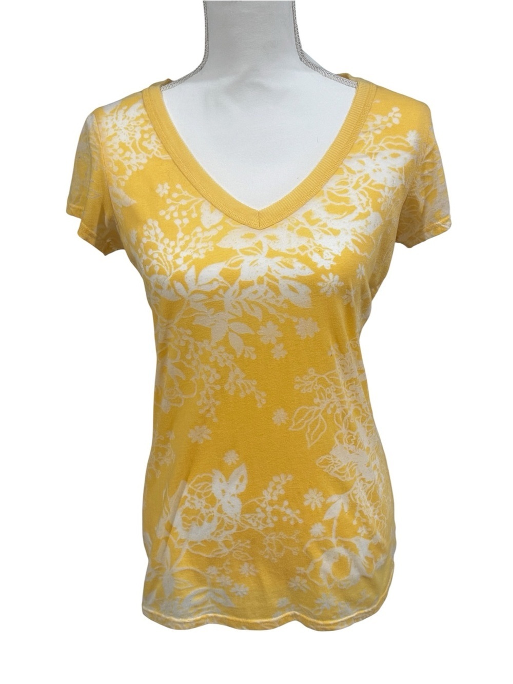 BKE yellow semi sheer lightweight long floral short sleeved V neck shirt, M.